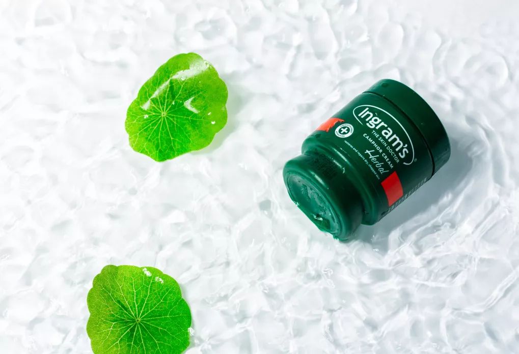 脚后跟套上这个“*钟金**罩”夏季穿鞋嫩到反光!干裂、老茧、死皮都没了!