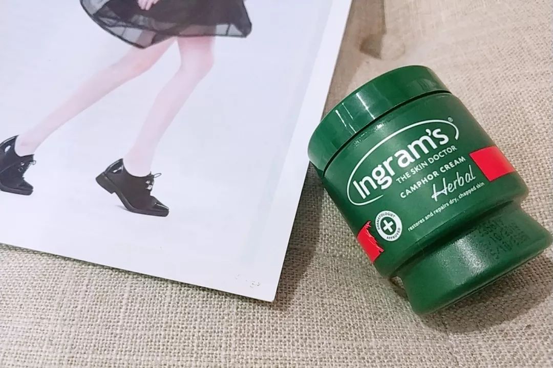 脚后跟套上这个“*钟金**罩”夏季穿鞋嫩到反光!干裂、老茧、死皮都没了!