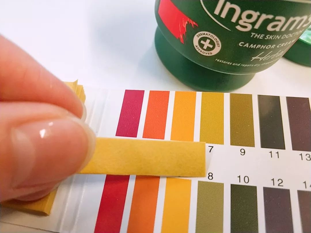 脚后跟套上这个“*钟金**罩”夏季穿鞋嫩到反光!干裂、老茧、死皮都没了!