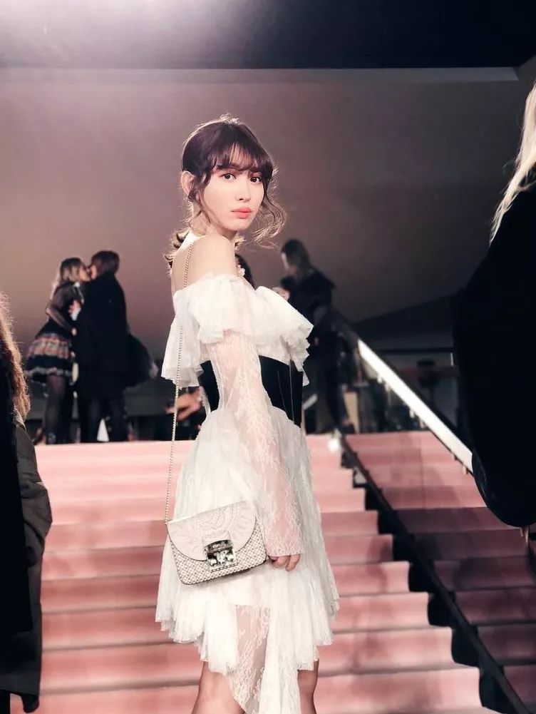 不运动也瘦，随便买就中奖，小嶋阳菜是个什么奇女子？