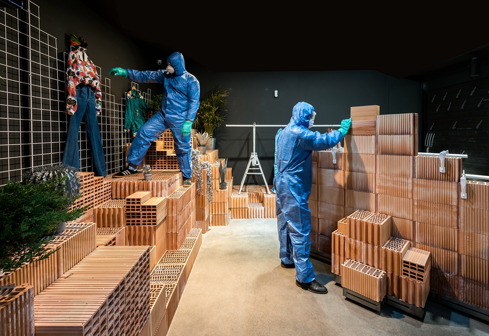 马德里开了家废墟服装店，这里有当下最流行的工业（地）风!