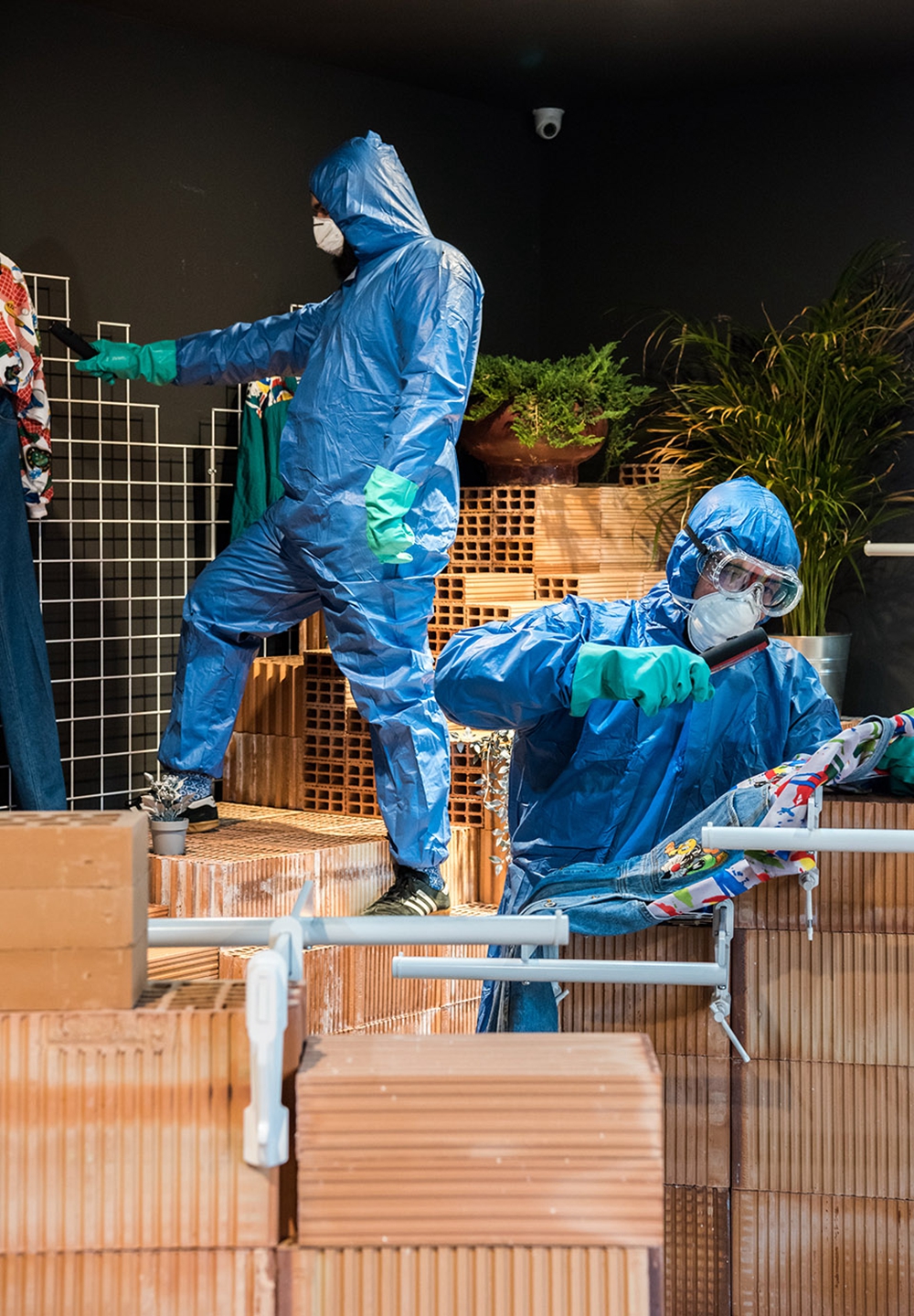 马德里开了家废墟服装店，这里有当下最流行的工业（地）风!