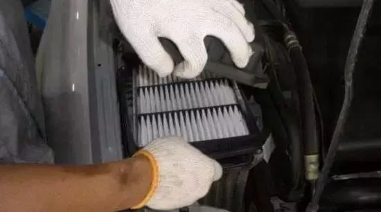 机油增多怎么知道,车不烧机油但是机油会变少