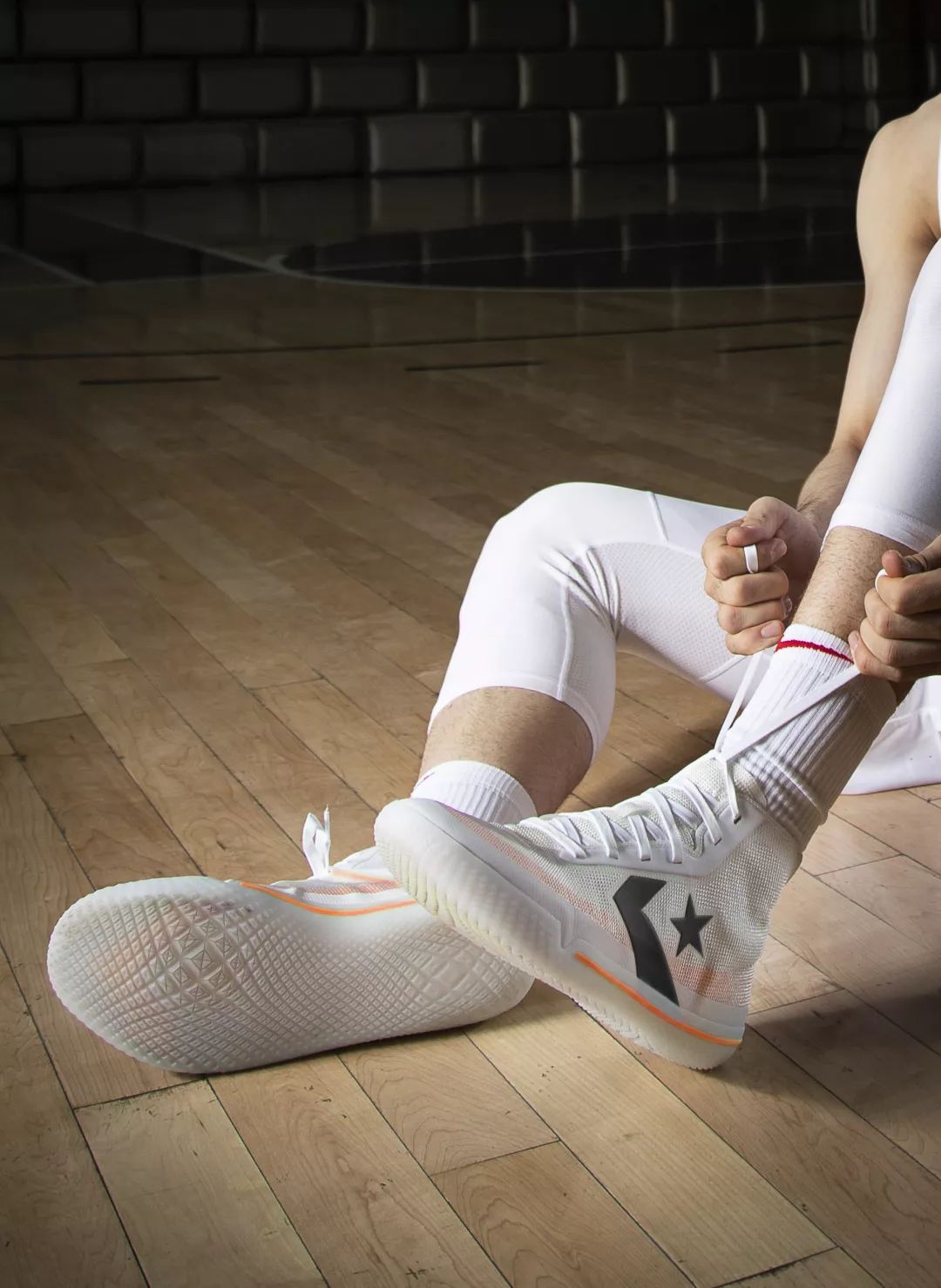 阿不都沙拉木篮球鞋档案,阿不都沙拉木的球鞋蓝色99元的