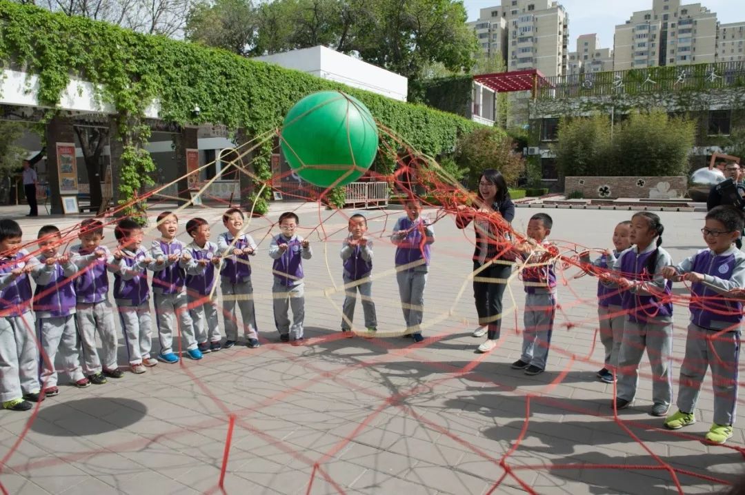 副市长张家明一行走进海淀，点赞了这两所学校的体育工作！