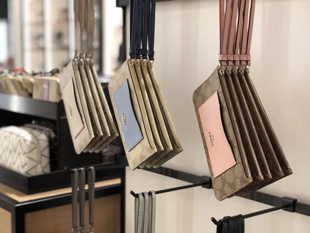 小CK包包99元/Coach3.5折起/更有戴森卷发棒免费送！下沙奥特莱斯轻奢美人纪就要购美丽！