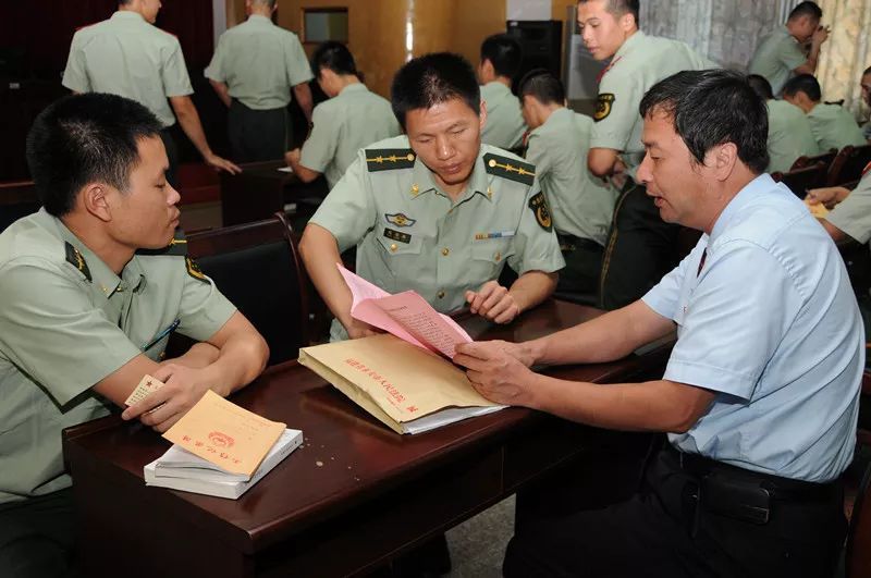 饶德松：真情拥军的人民法官