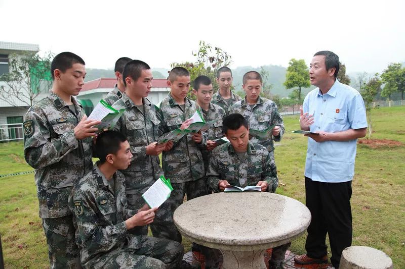 饶德松：真情拥军的人民法官