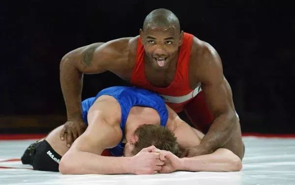 强悍人生无需解释是谁说的,强悍的人生不需要解释