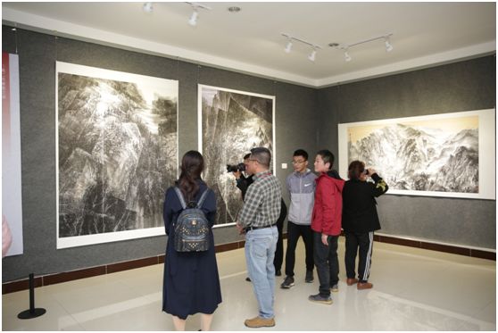 【展讯】“云起龙山”----张涛中国画全国巡展滕州首展今日隆重开幕