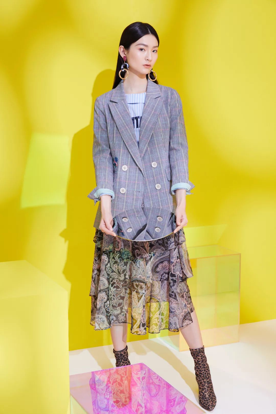 一分钟视界|奇遇“色光治疗法”,让DESIGNICE灵动你的夏天