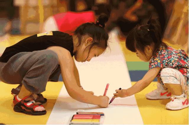 100个亲子互动游乐项目,100多平米的亲子游乐场