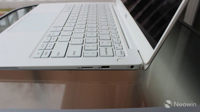 [视频]2019款戴尔XPS13评测：网络摄像头终于挪到屏幕上方