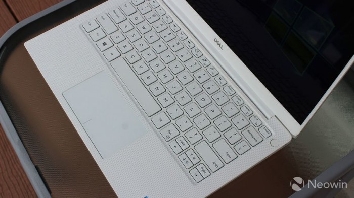 [视频]2019款戴尔XPS13评测：网络摄像头终于挪到屏幕上方
