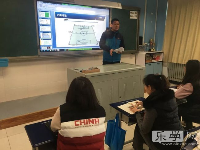 八大峡小学落实体育2+X项目海式少年绿荫驰骋