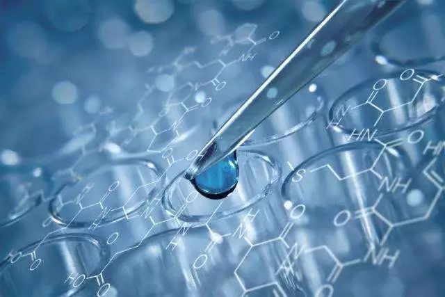 睫毛一定要翘才好看吗,睫毛一定要补吗