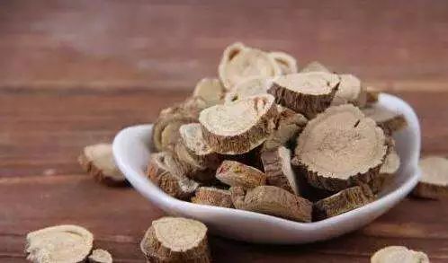 睫毛一定要翘才好看吗,睫毛一定要补吗