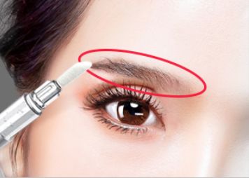 睫毛一定要翘才好看吗,睫毛一定要补吗