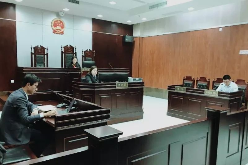 【案件】知产周|美国“踢不烂”大黄靴今天在余杭法院“踢”了一个傍名牌的跟风公司!