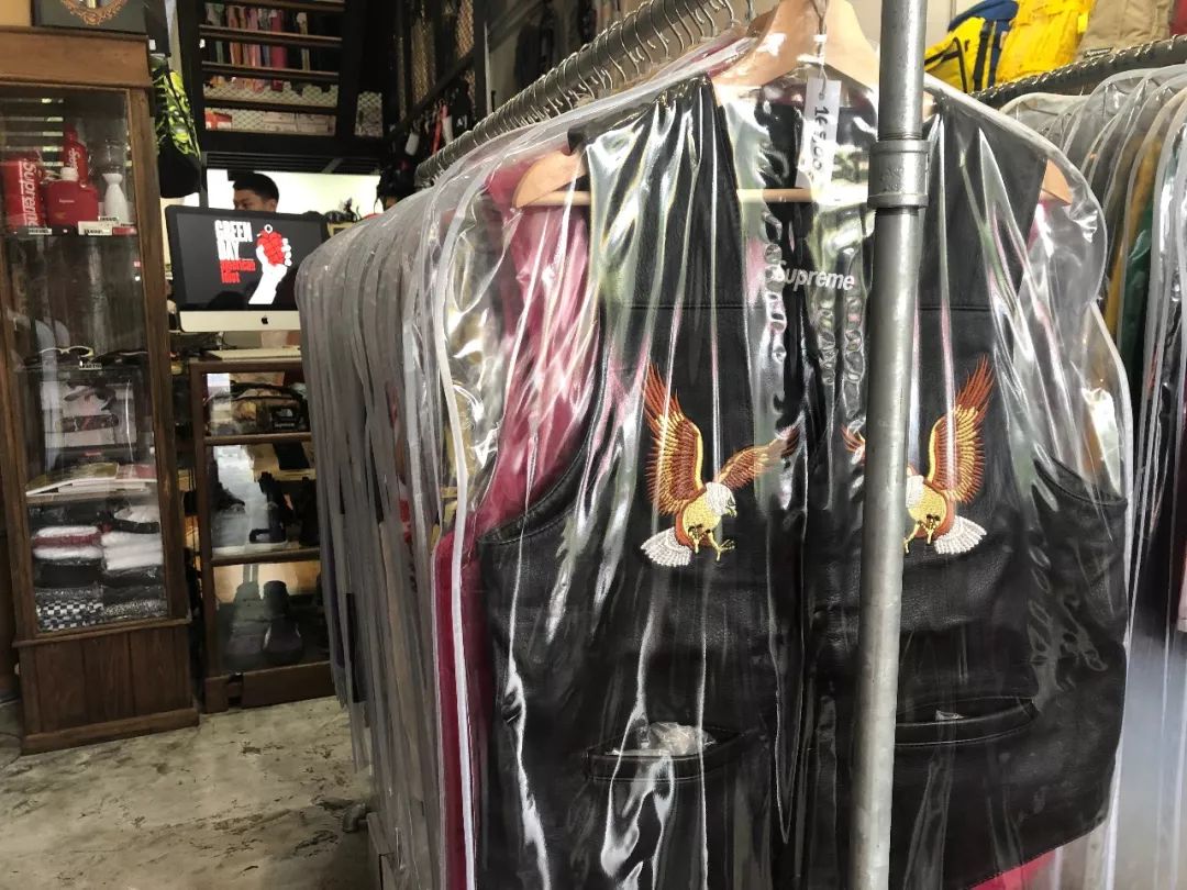 泰国最大球鞋店,泰国曼谷球鞋实体店