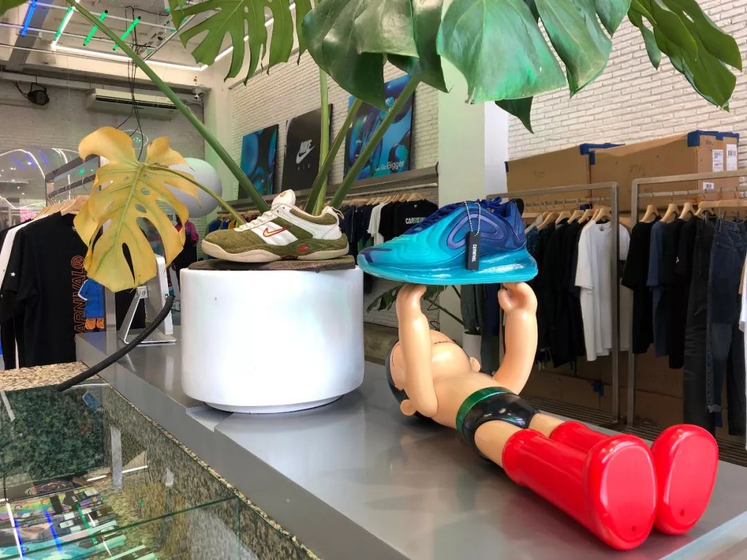 泰国最大球鞋店,泰国曼谷球鞋实体店