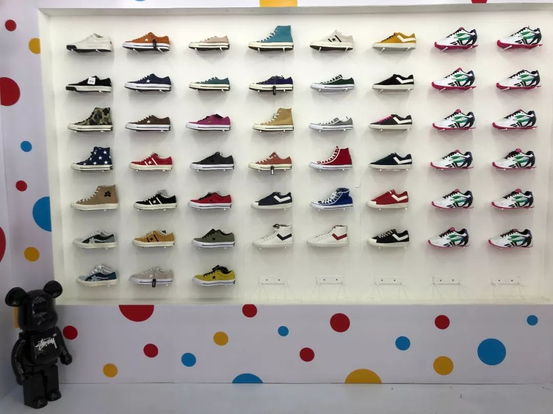 泰国最大球鞋店,泰国曼谷球鞋实体店