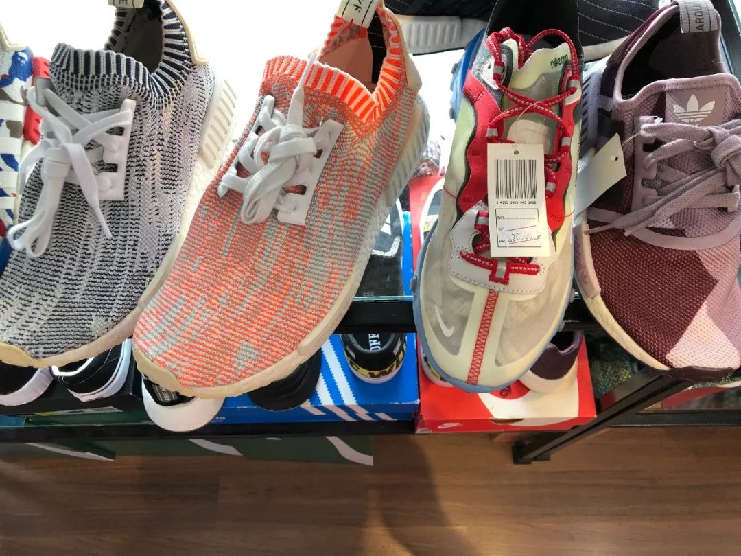 泰国最大球鞋店,泰国曼谷球鞋实体店