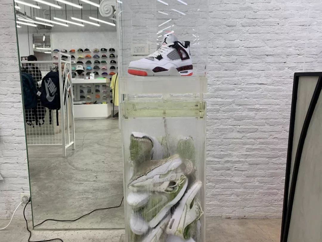 泰国最大球鞋店,泰国曼谷球鞋实体店