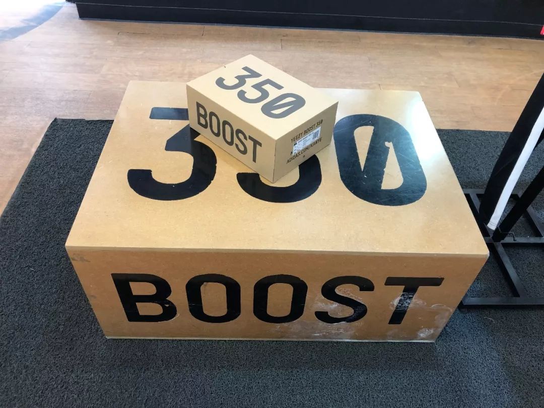 泰国最大球鞋店,泰国曼谷球鞋实体店