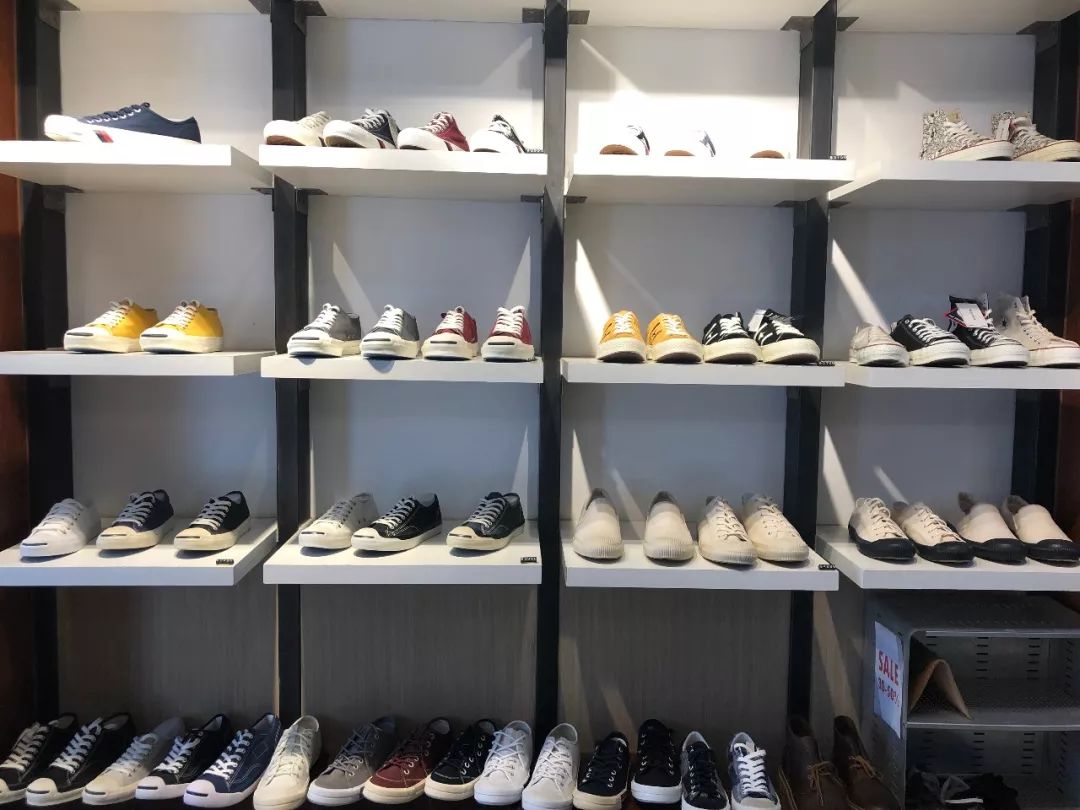 泰国最大球鞋店,泰国曼谷球鞋实体店