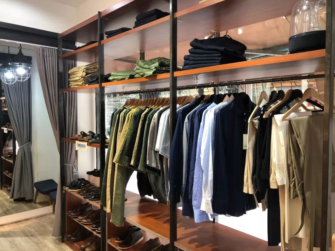 泰国最大球鞋店,泰国曼谷球鞋实体店