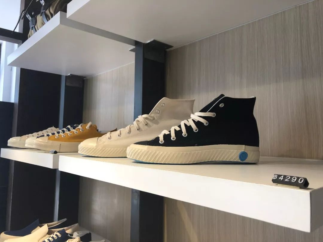 泰国最大球鞋店,泰国曼谷球鞋实体店