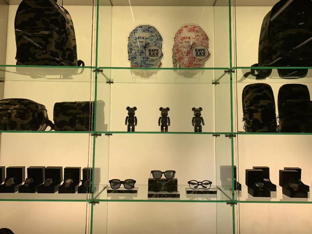 泰国最大球鞋店,泰国曼谷球鞋实体店