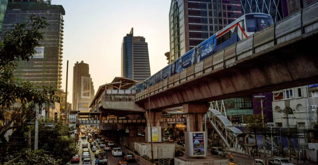 泰国最大球鞋店,泰国曼谷球鞋实体店