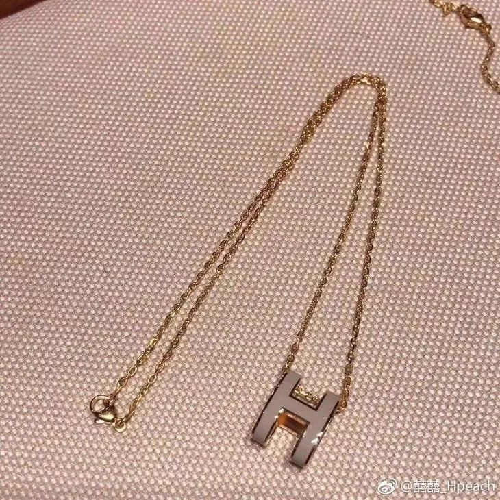 时髦办|Lisa这磨人的小甜豆,居然敢给我种草爱马仕了???