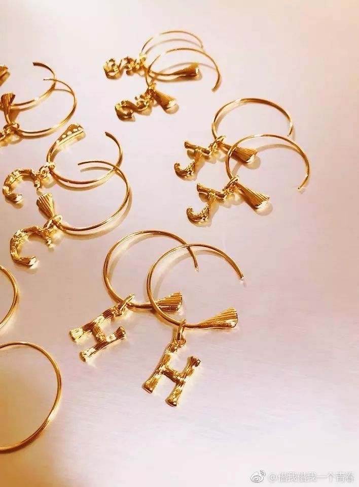 时髦办|Lisa这磨人的小甜豆,居然敢给我种草爱马仕了???