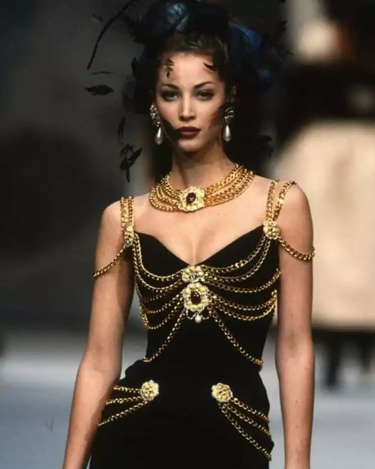 时髦办|Lisa这磨人的小甜豆,居然敢给我种草爱马仕了???