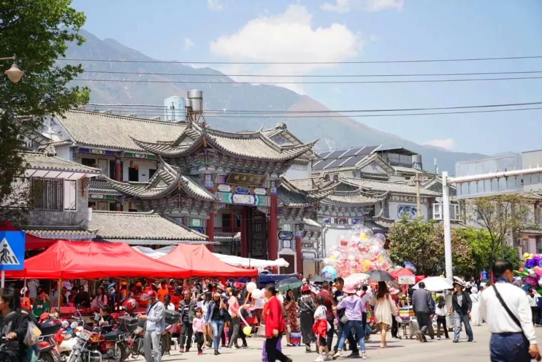 铁路迎返程高峰增开列车确保返程,铁路部门增开列车方便旅客出行