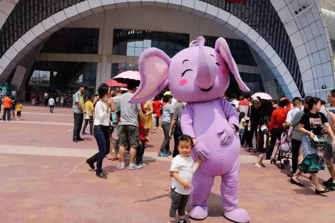 灵玲国际马戏城儿童节,厦门灵玲国际马戏城大熊猫叫什么