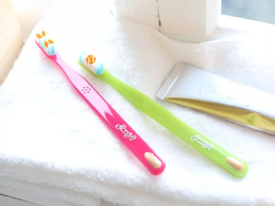 能刷牙缝去牙渍的手动牙刷,超细软牙刷深层清洁软毛牙刷