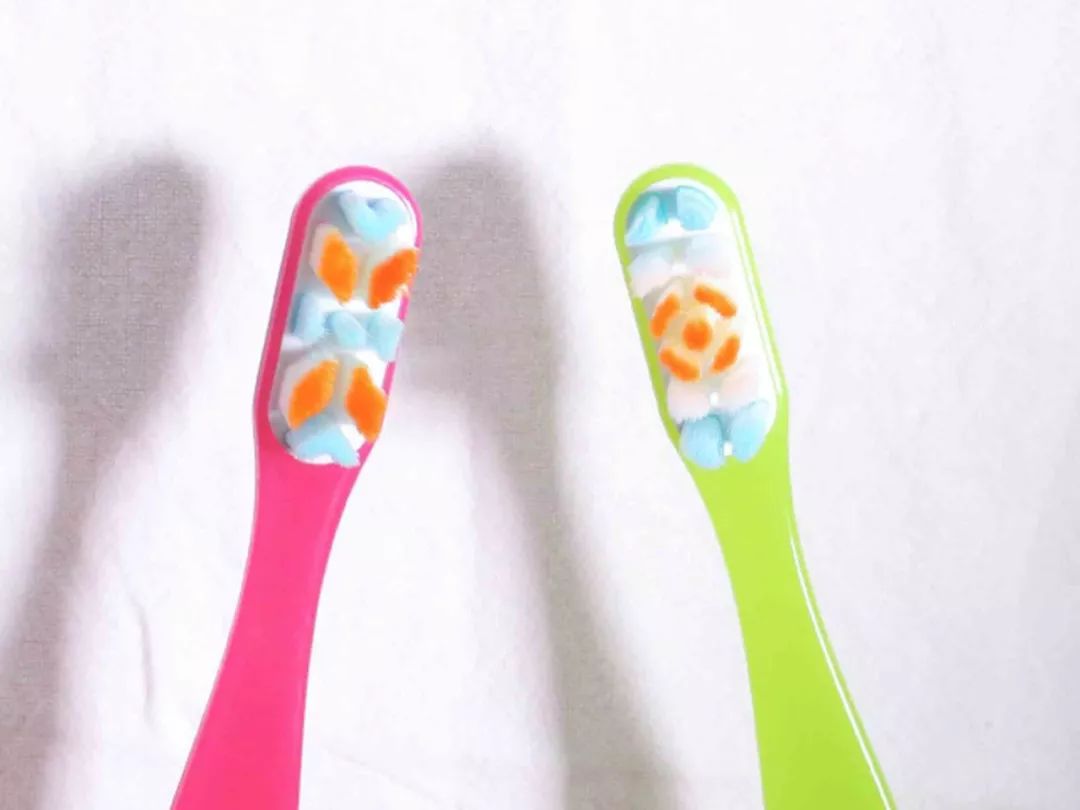 能刷牙缝去牙渍的手动牙刷,超细软牙刷深层清洁软毛牙刷