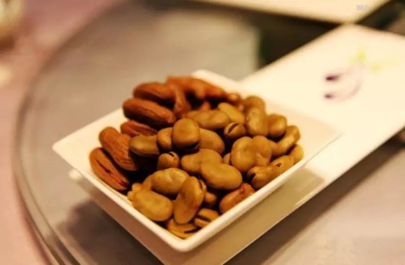 世界读书日：比「陈晓卿」还懂美食的人原来是他们……