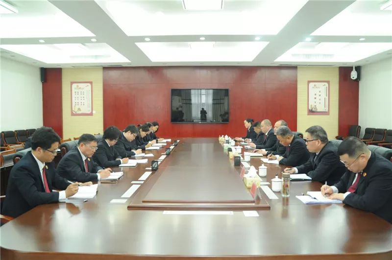 新密:"服务大局我们干什么、怎么干"大讨论活动