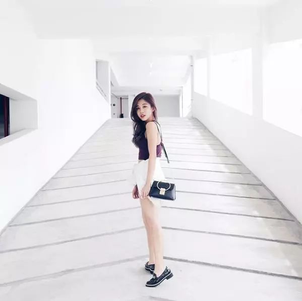 拍出大长腿怎么操作,拍出逆天长腿照只需一点点小技巧