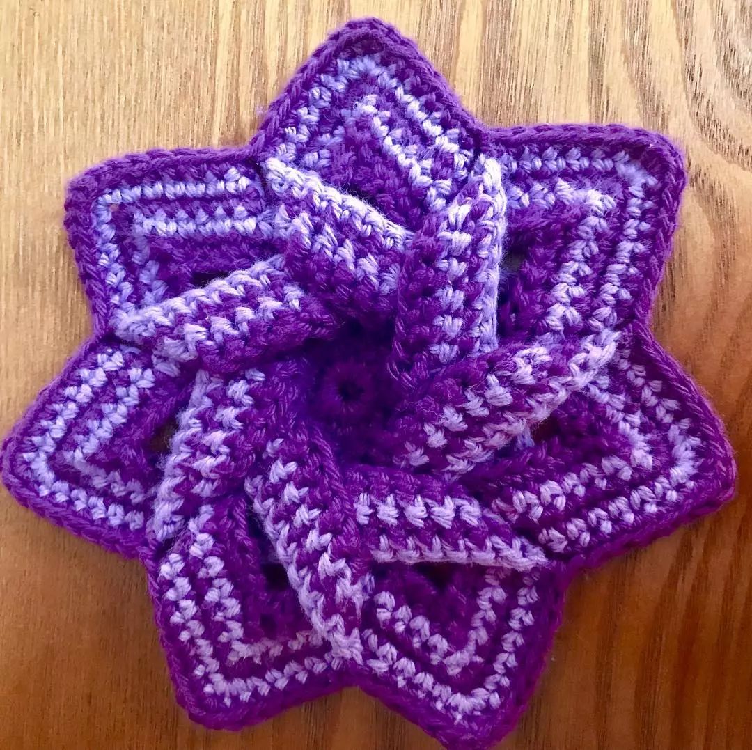 19万人看男生玩编织，他用钩针从非洲弃婴，逆袭为美国“全民偶像”