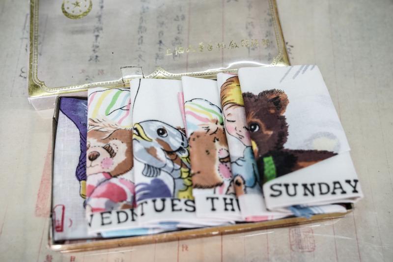 七宝古镇上海纪念品,上海七宝老街旅游纪念品