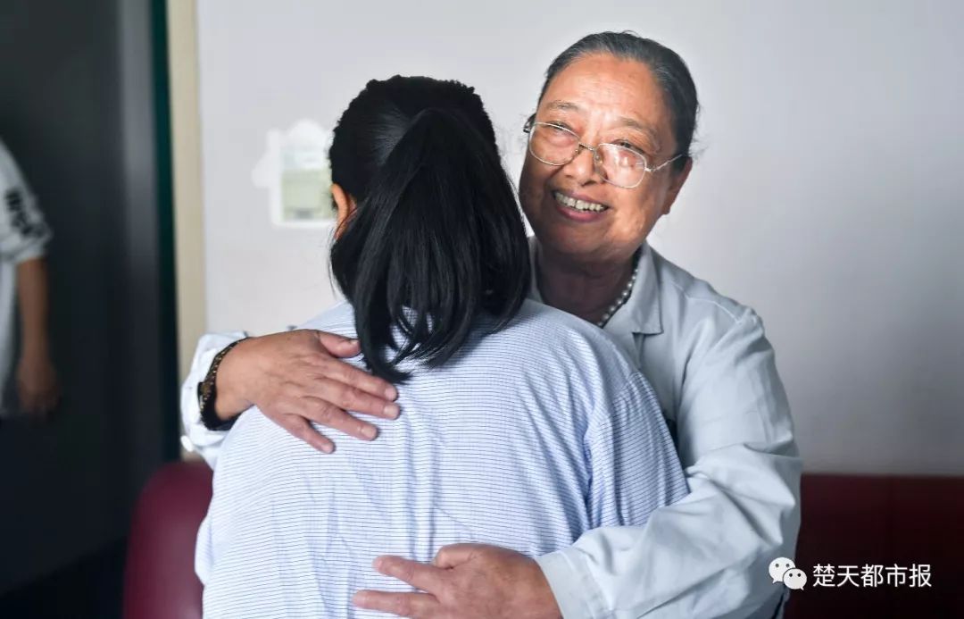 世界罕见！她14岁发现自己是“石女”，23岁竟自然受孕产子！