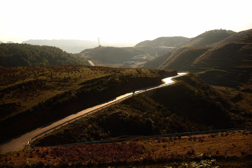 牛棚梁子全部视频,牛棚梁子