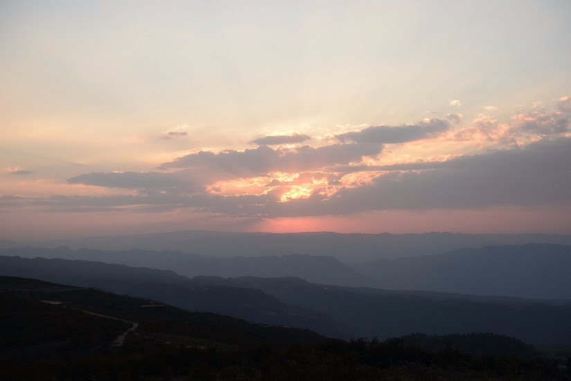 牛棚梁子全部视频,牛棚梁子