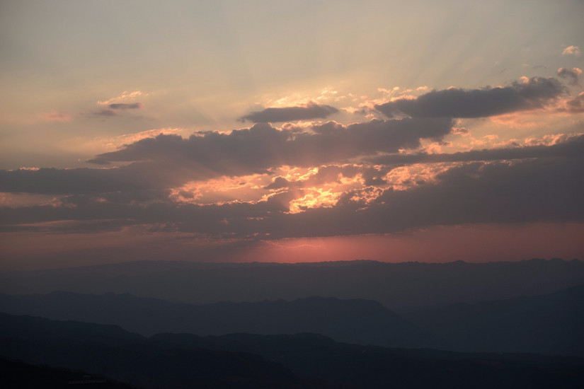 牛棚梁子全部视频,牛棚梁子